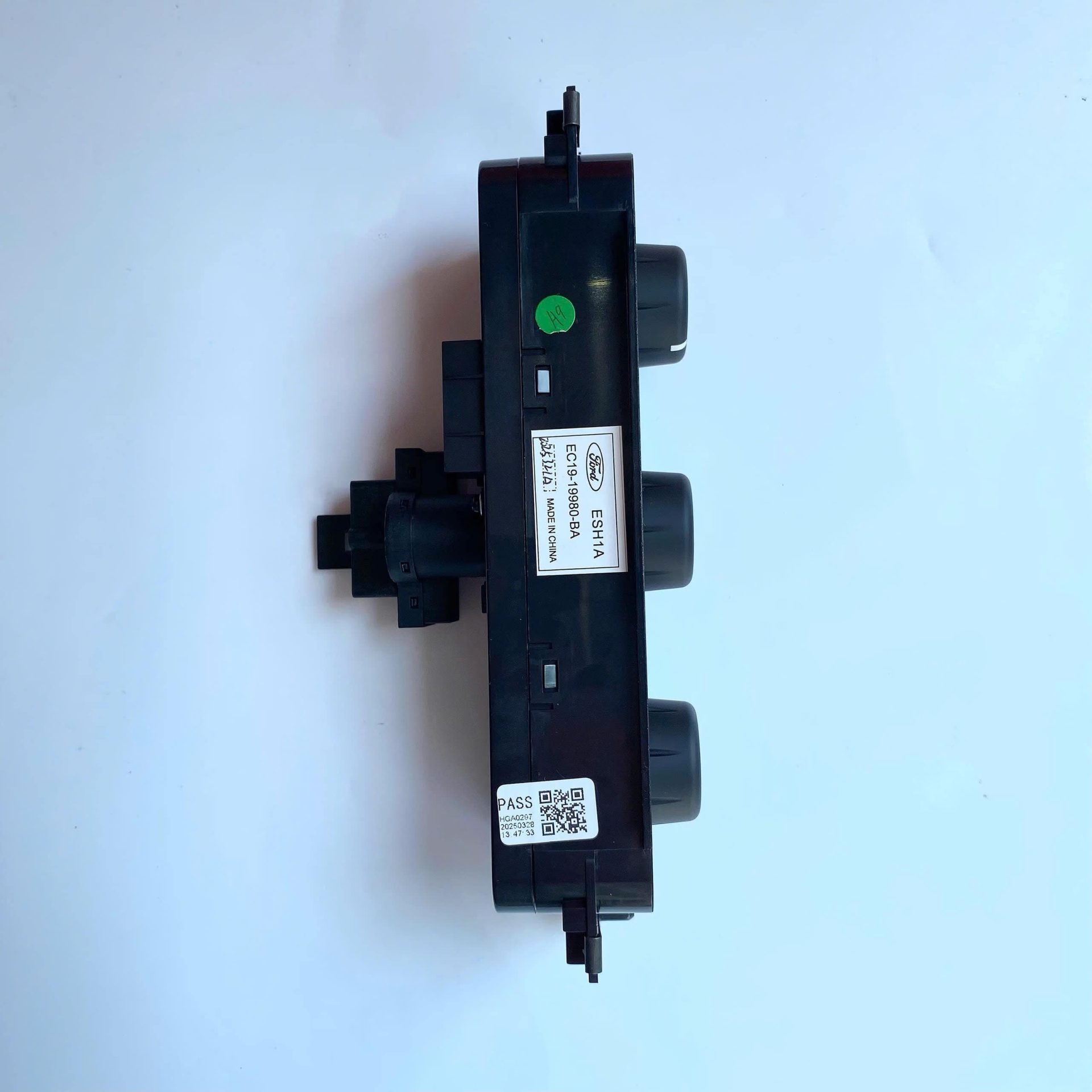 Bảng điều khiển điều hòa Ford Transit 2016 - 2020 chính hãng